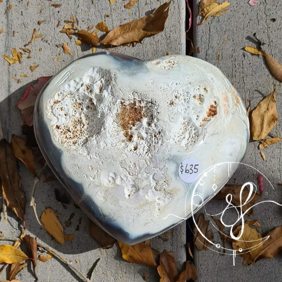 Orca Druzy Agate Heart