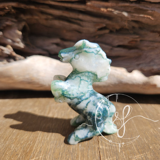 Moss agate carving Horse She Fire
