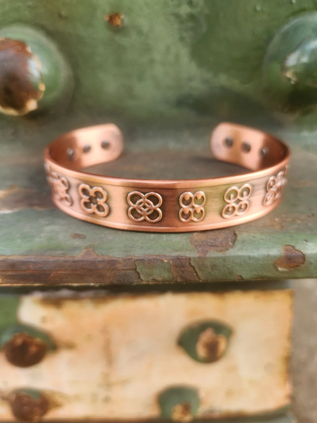 Front view of four leaf magnetic pure copper cuff bracelet